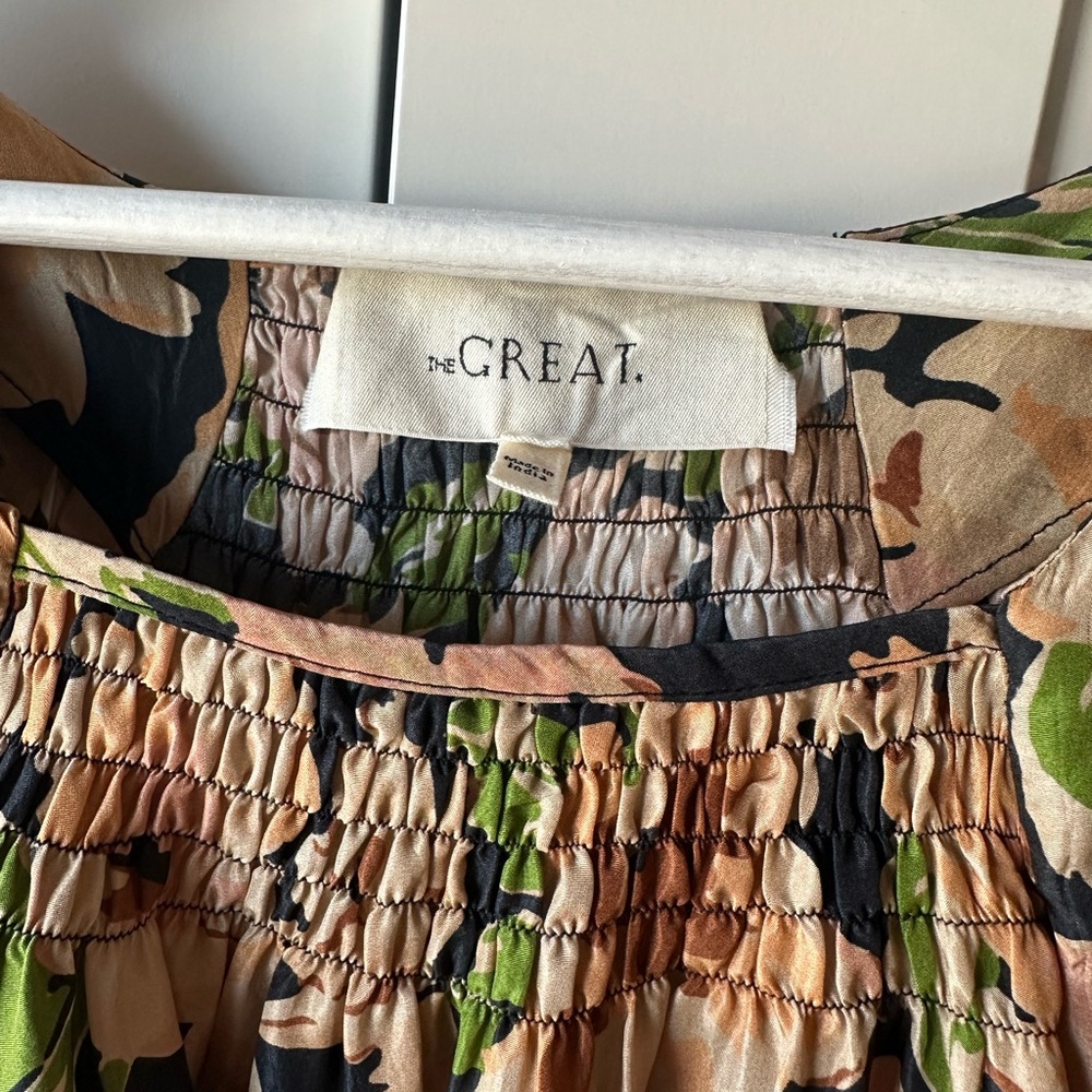 THE GREAT. Magpie Silk Top in Victorian Rose Print - Picture 10 of 12